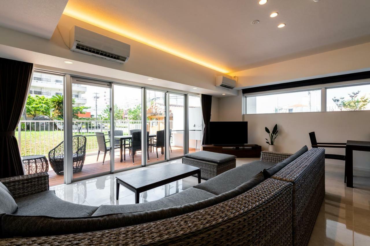 Condo Royal Ryu Kyu Chatan Exterior foto