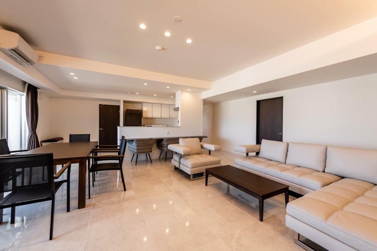 Condo Royal Ryu Kyu Chatan Exterior foto