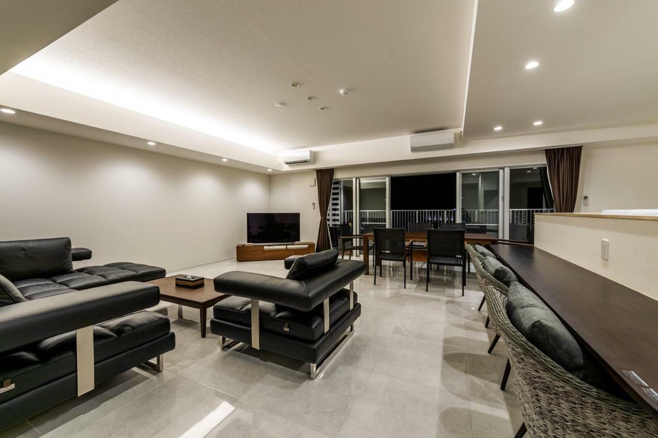 Condo Royal Ryu Kyu Chatan Exterior foto